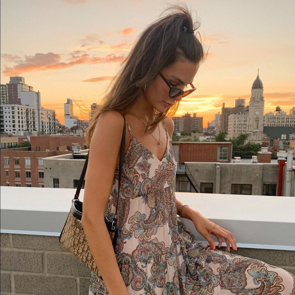 Express dress - Picture 3 of 3